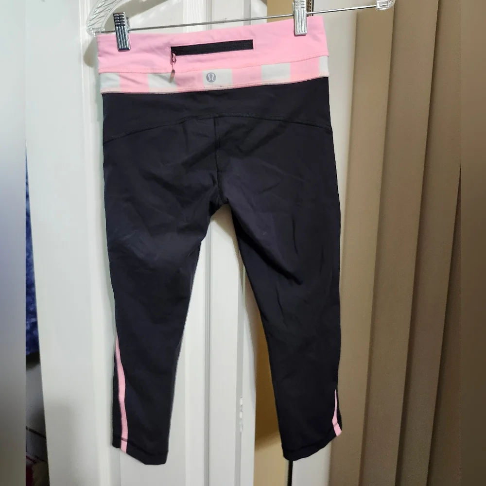 Lululemon Up The Pace Black & Pink Cropped Leggings Size 4